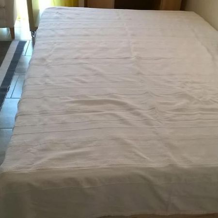Toll Apartment Mit Privatem Eingang Free Parking Slbst Check-In Netflix 30 Zone Ruhig Duisburg Buitenkant foto