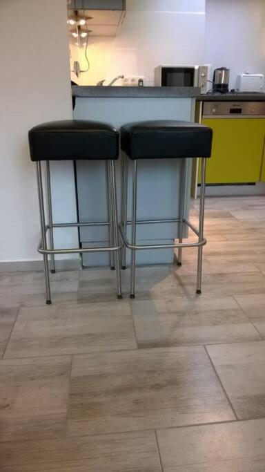 Toll Apartment Mit Privatem Eingang Free Parking Slbst Check-In Netflix 30 Zone Ruhig Duisburg Buitenkant foto