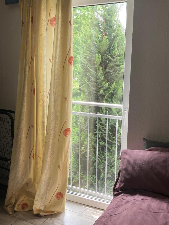 Toll Apartment Mit Privatem Eingang Free Parking Slbst Check-In Netflix 30 Zone Ruhig Duisburg Buitenkant foto