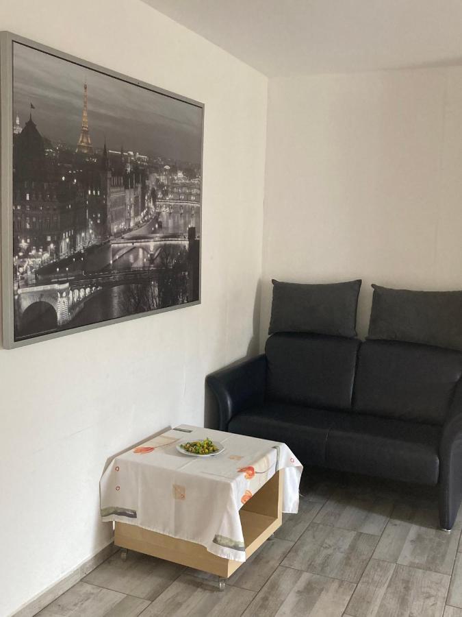 Toll Apartment Mit Privatem Eingang Free Parking Slbst Check-In Netflix 30 Zone Ruhig Duisburg Buitenkant foto