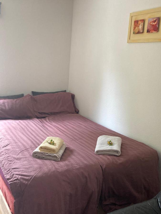 Toll Apartment Mit Privatem Eingang Free Parking Slbst Check-In Netflix 30 Zone Ruhig Duisburg Buitenkant foto