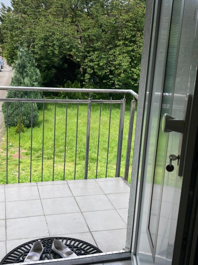 Toll Apartment Mit Privatem Eingang Free Parking Slbst Check-In Netflix 30 Zone Ruhig Duisburg Buitenkant foto